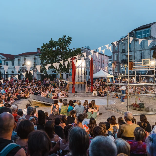 Evénement sur la place de la Mairie d'Alès