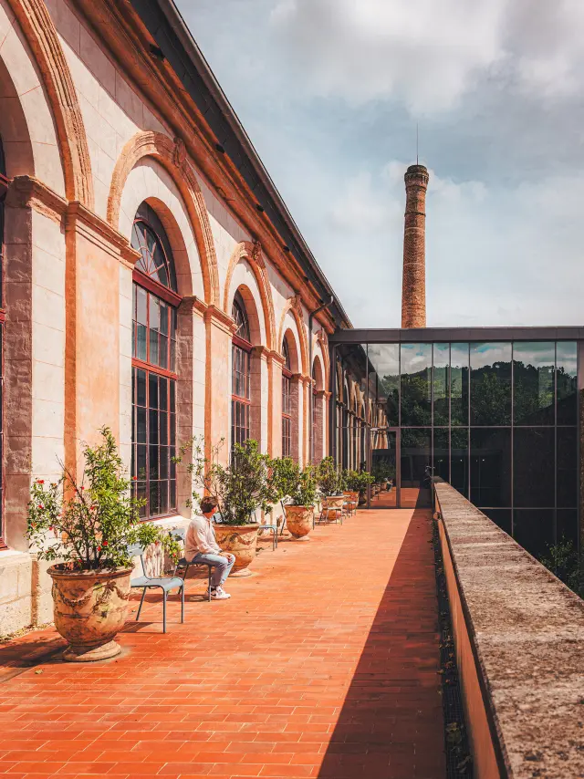 Maison Rouge 2 Lezbroz