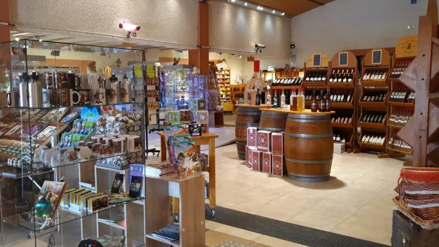 Boutique 3 Scaled 1