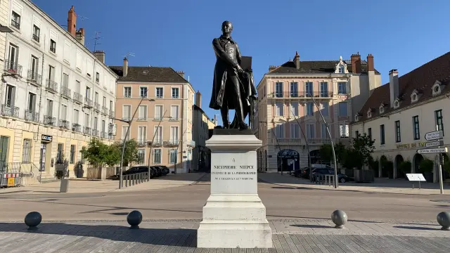 Niepce statue Chalon Sur Saone 5