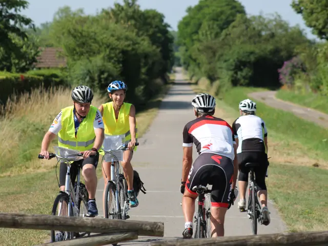 Givry Voie Verte Camping Car Velo Cyclo Ot 143