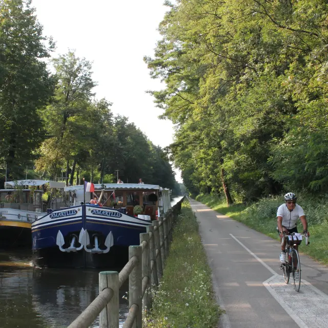 Fragnes Canal Du Centre Bateaux Fluvial Peniches Voie Verte Cyclo Velo Ot 63
