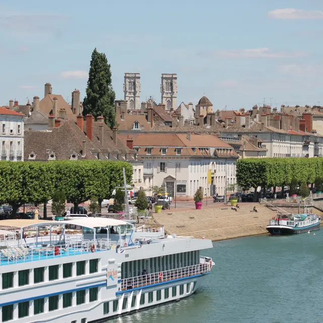 Quais De Saone Place Du Port Villiers