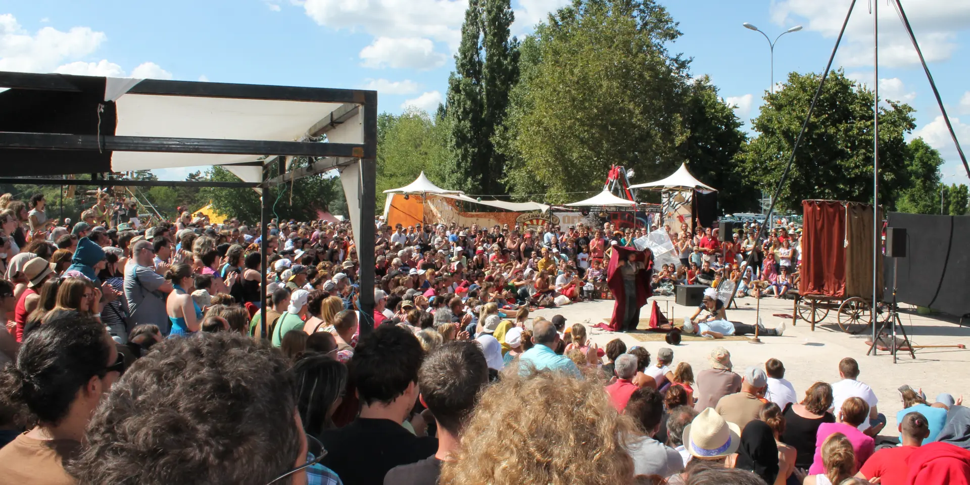 Chalon Dans La Rue En Plein Air