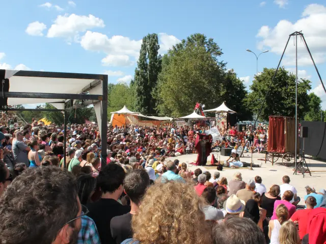 Chalon Dans La Rue En Plein Air