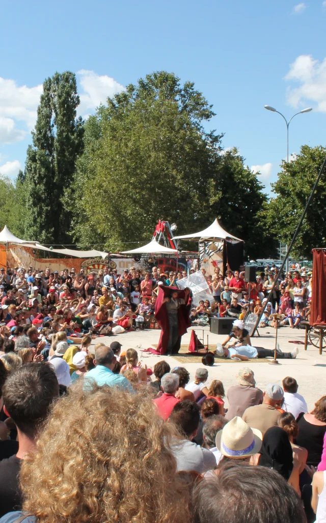 Chalon Dans La Rue En Plein Air