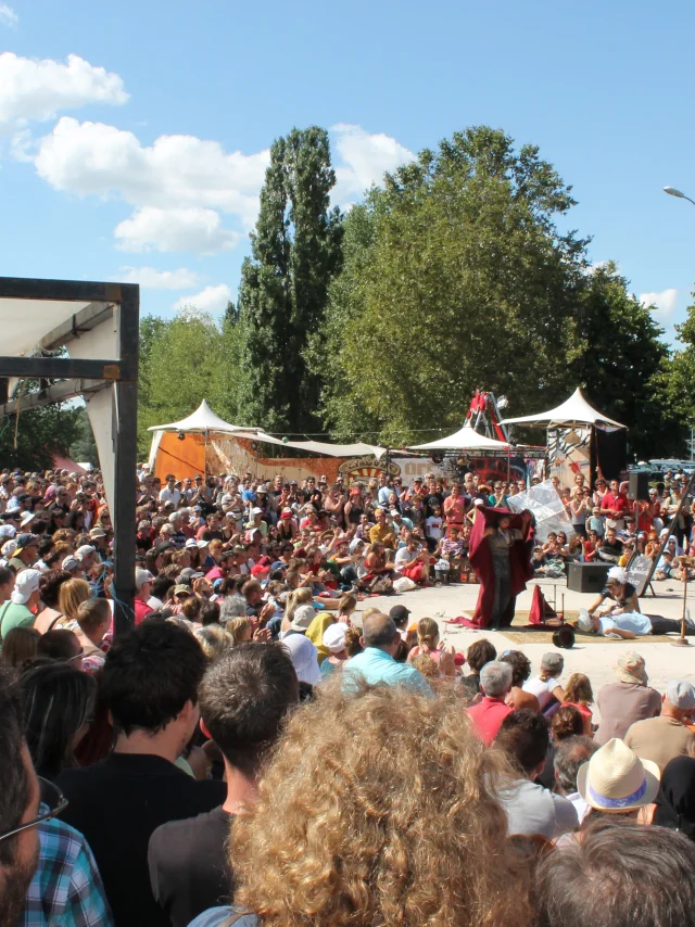 Chalon Dans La Rue En Plein Air