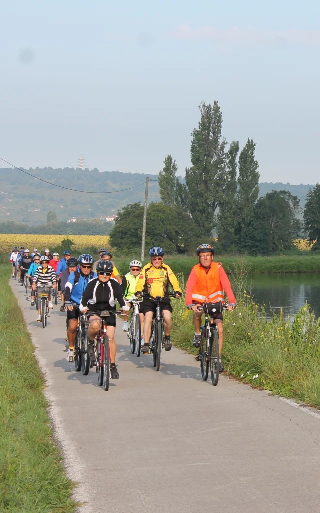 Radtourismus Am Kanal entlang