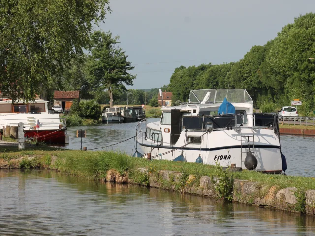 Saint Leger Sur Dheune Hafen Canal Fluvial 2