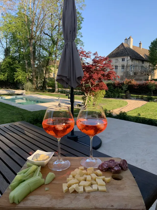 Fontaines Le Grand Clandelys swimming pool