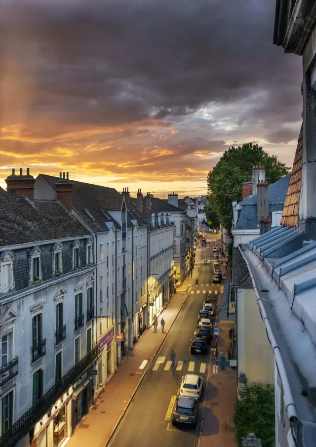 Nmessner Chalon 49 Min