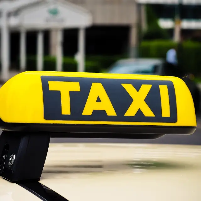 Taxi