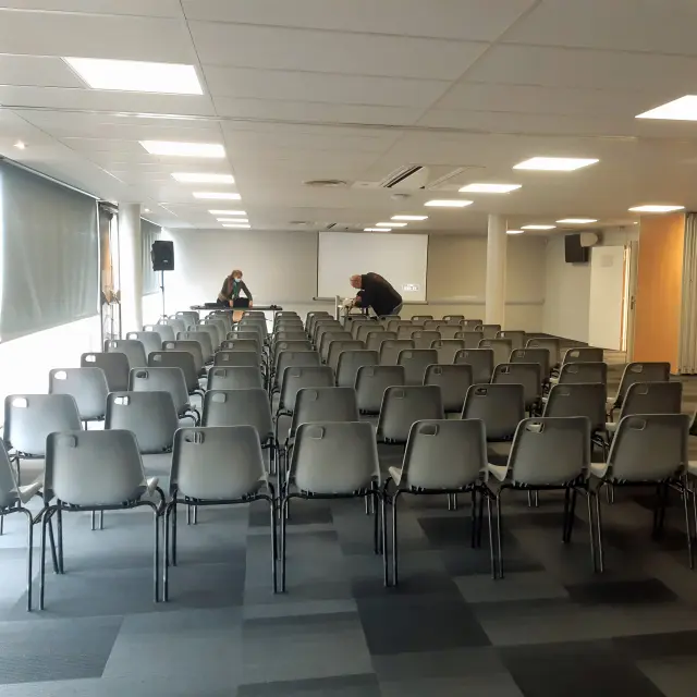 Reunion 3 Petits Salons 80 Personnes