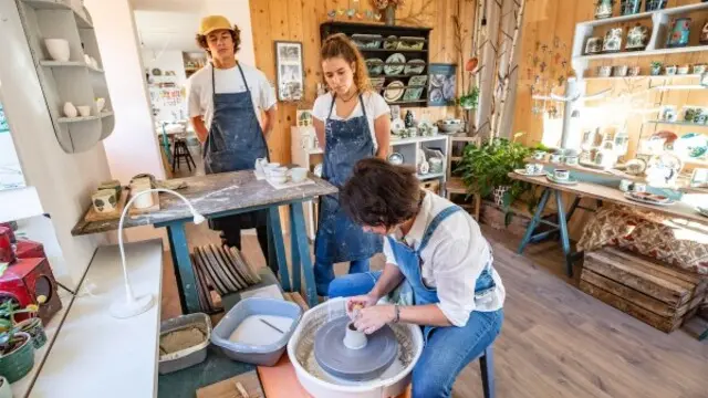 Atelier De Poterie 06 600x400 1