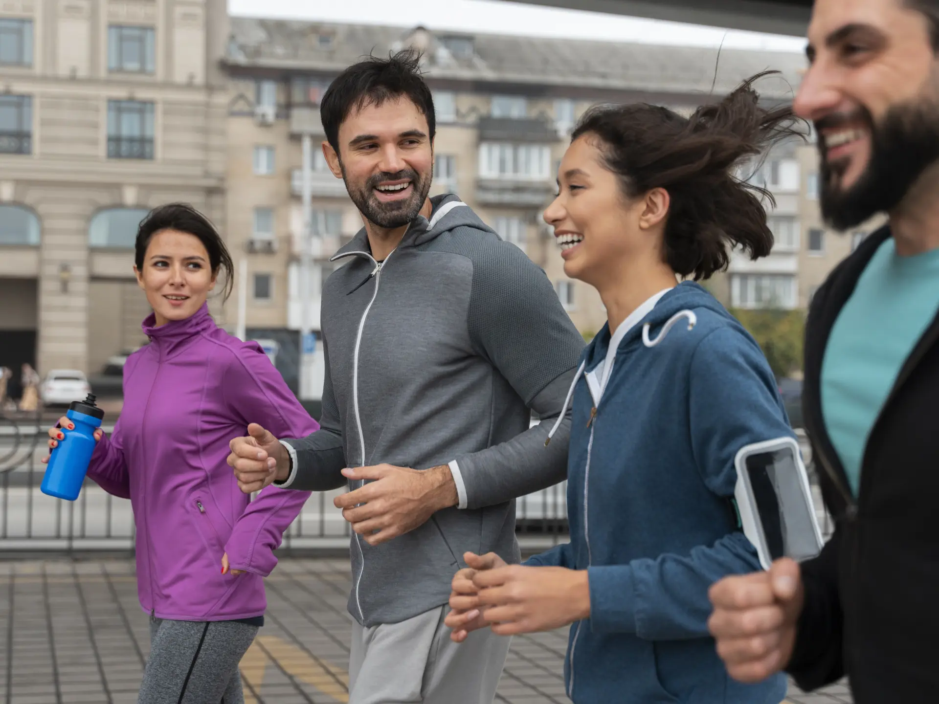 Personnes Latines A Plan Moyen S Entrainant A L Exterieur