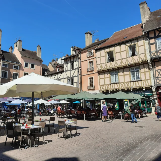 La Place Saint Vincent Chalon Sur Saone.jpeg