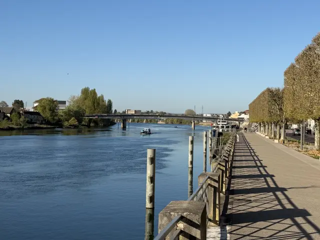 Quais de Saône ensoleillés