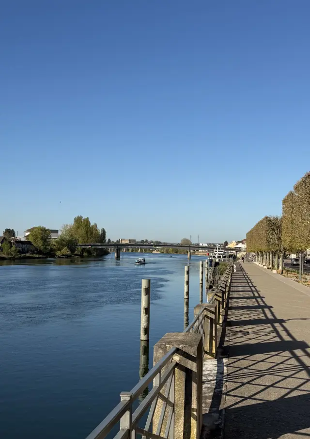 Quais de Saône ensoleillés