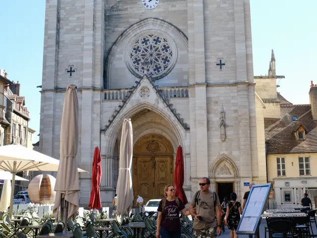 Matinée place Saint-Vincent et Cathédrale à Chalon sur Saône