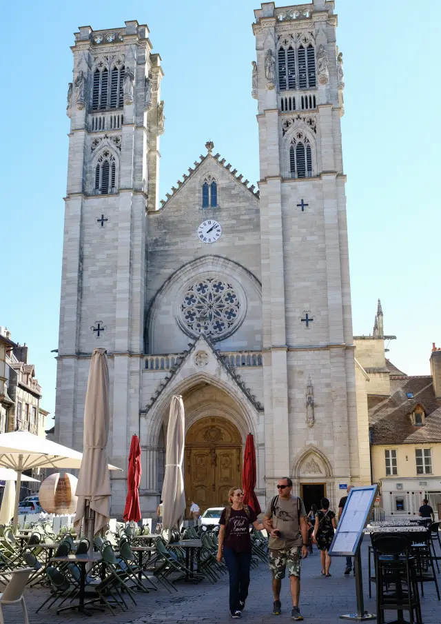 Matinée place Saint-Vincent et Cathédrale à Chalon sur Saône