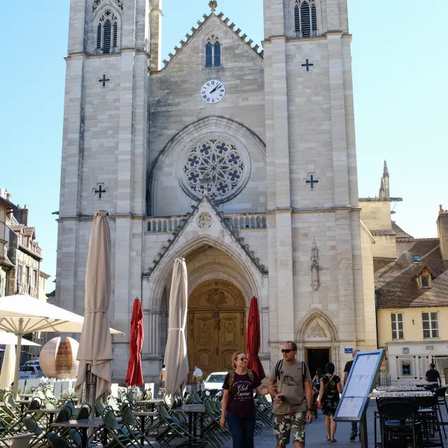 Matinée place Saint-Vincent et Cathédrale à Chalon sur Saône