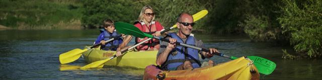 Balade En Canoe Sur La Marne Chalons Pelles Chalonnaises © Marat Anaev