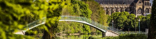 Passerelle Grand Jard Chalons Cathedrale Nature © Michel Bister