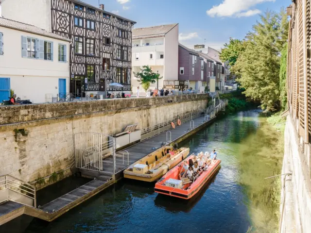 Balade En Barque Eaudyssee Embarcadere Office De Tourisme