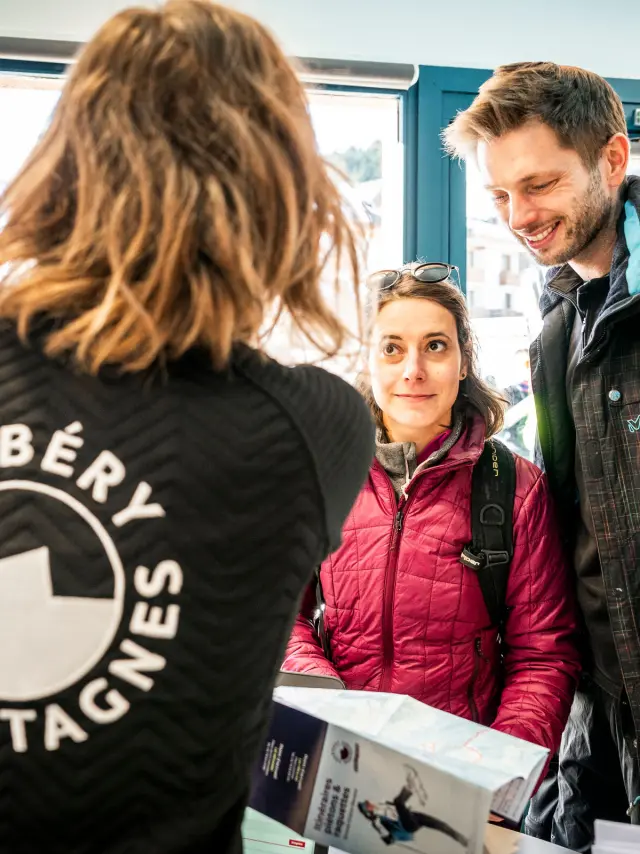 Snowshoeing and cross-country skiing - Savoie Grand Revard