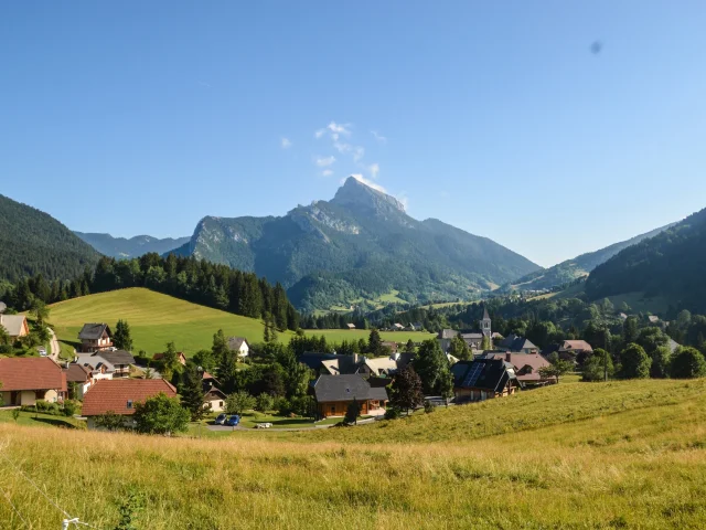 Grand Som Et St Hugues Vue Coeur De Massif