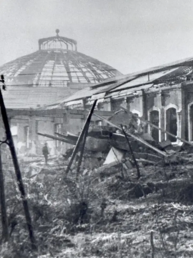 Rotonde Station and the Bombardes Warehouses