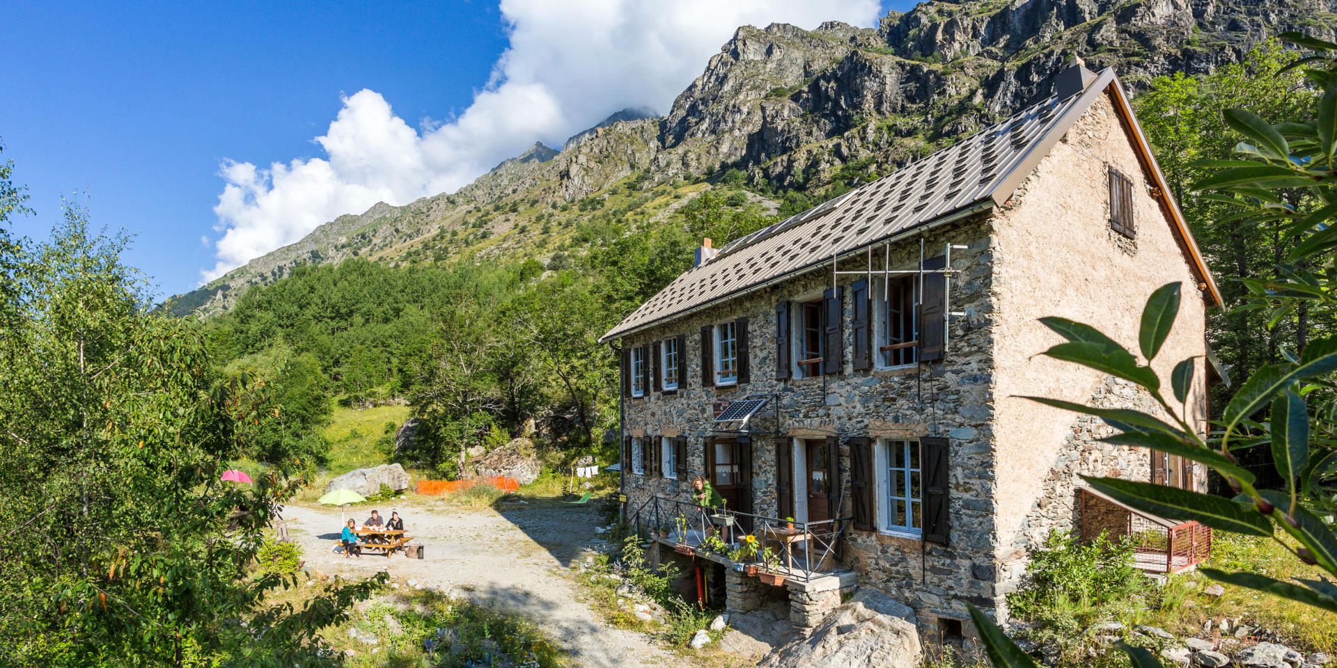 Hautes-Alpes, 05, Parc national des Ecrins, Vallée du Valgaudemar, Refuge du Clot ( Xavier Blanc, CAF ),  altitude 1397m  //  Hautes-Alpes, 05, Ecrins national park, Valgaudemar valley, Refuge du Clot (Xavier Blanc), altitude 1397m