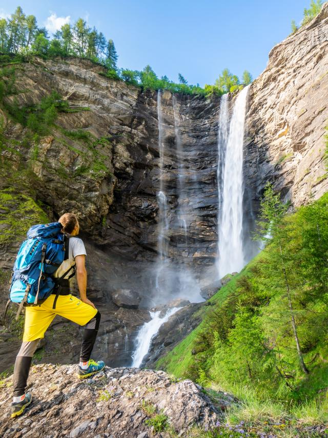 Randonnée à la cascade de la Pisse dans le Champsaur