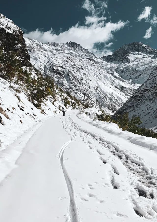 Montée au Gioberney dans la vallée du Valgaudemar