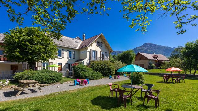 Hautes-Alpes (05), Vallée du Champsaur, Saint-Bonnet-en-Champsaur, L'Aulagnier, Centre de Vacances Les Hirondelles //  Hautes-Alpes (05), Champsaur valley, Saint-Bonnet-en-Champsaur, Centre de Vacances Les Hirondelles 