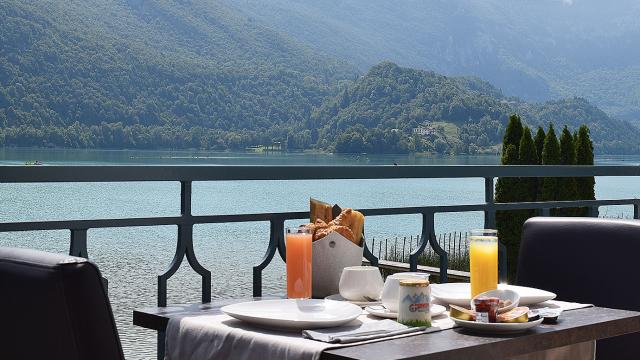 Hotel Novalaise Plage Vue Depuis Terrasse C Charlene Buisson