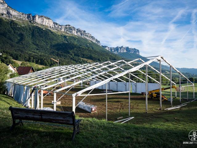 Montage du chapiteau Icare expo - 1er septembre 2022