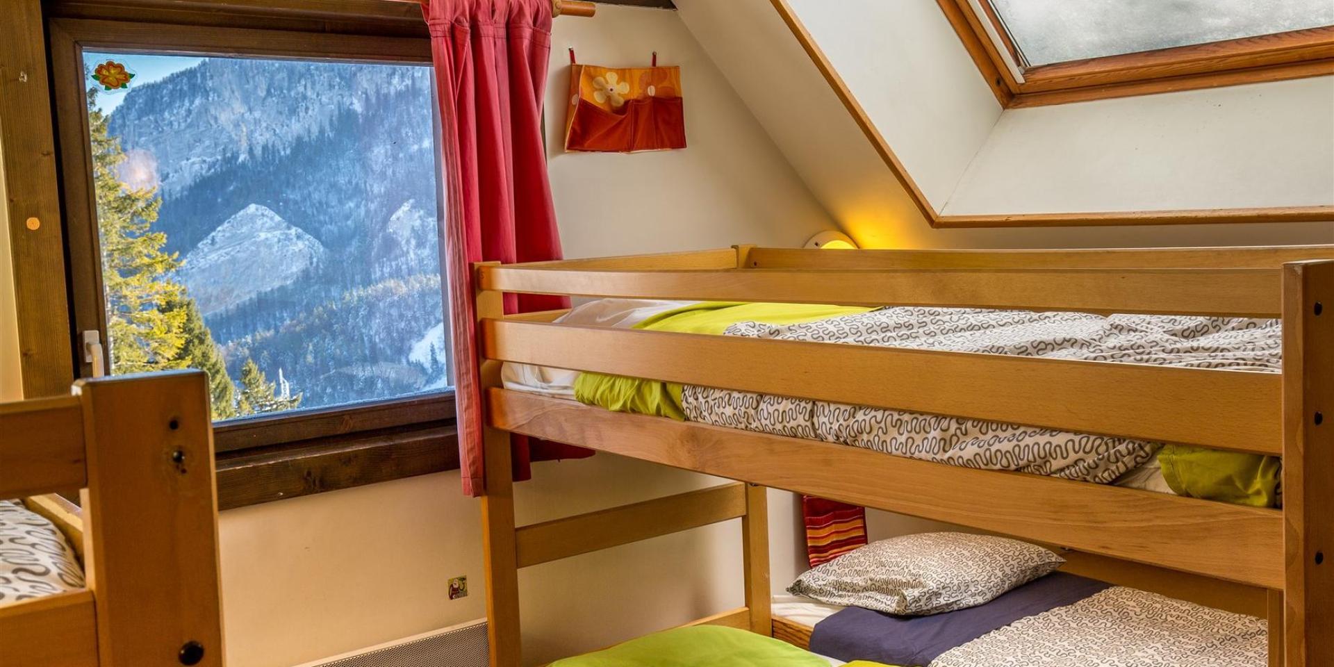 Chambre du gite de groupe La Ruche à Giter à La Ruchère