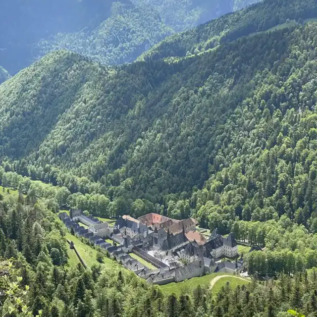 Monastère de la Grande Chartreuse depuis le Grand Som