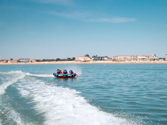 Bouee Tractee Kezziahland