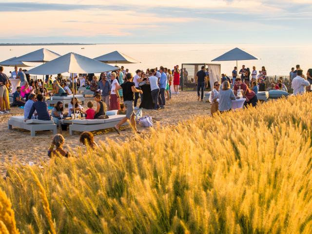 Zomerstrand Kezzialhand