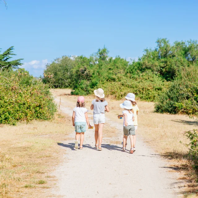 Kinderen bij Marais Yves