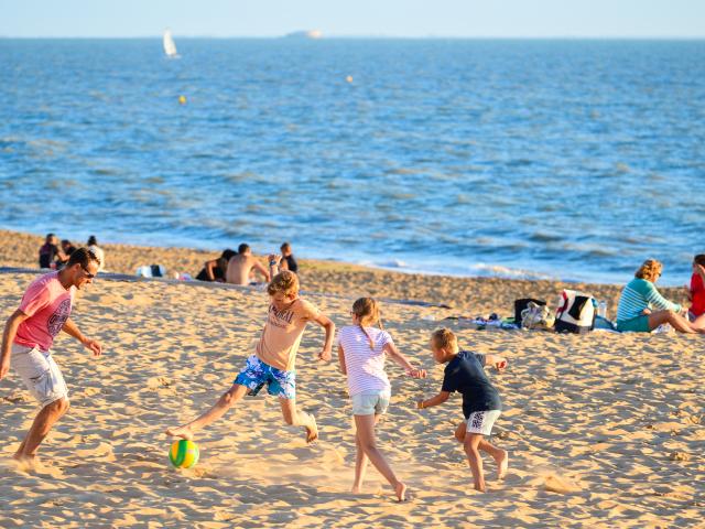 Voetbal op het strand Chatelaillon