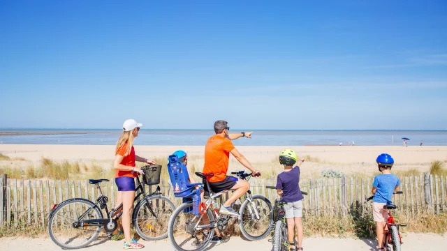Plage Famille Velo Conteurs