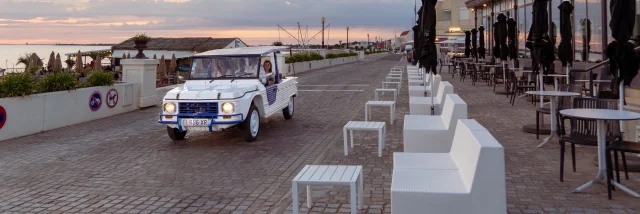 Méhari voiture front de mer