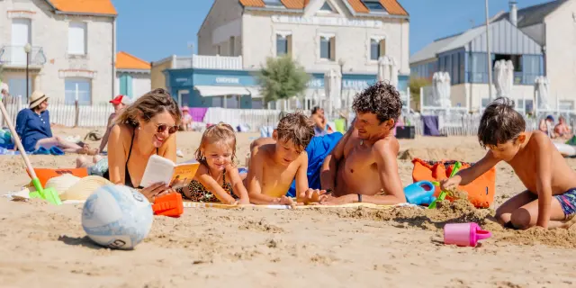 Famille A La Plage Chatelaillon Shoot 2024 Vweb 32