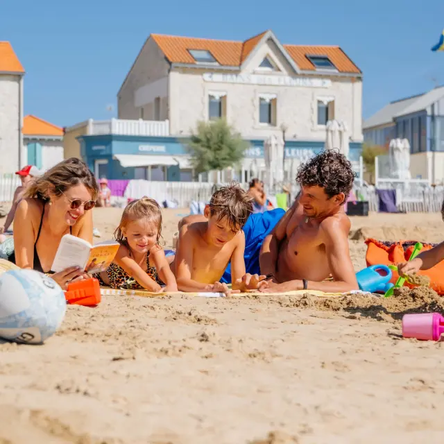 Famille A La Plage Chatelaillon Shoot 2024 Vweb 32