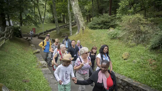 Un groupe de pèlerins en visite à la Cité Saint-Pierre