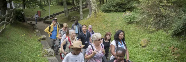 Un groupe de pèlerins en visite à la Cité Saint-Pierre