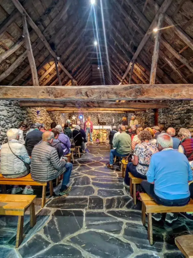 Viering in de kapel van Sainte-Bernadette